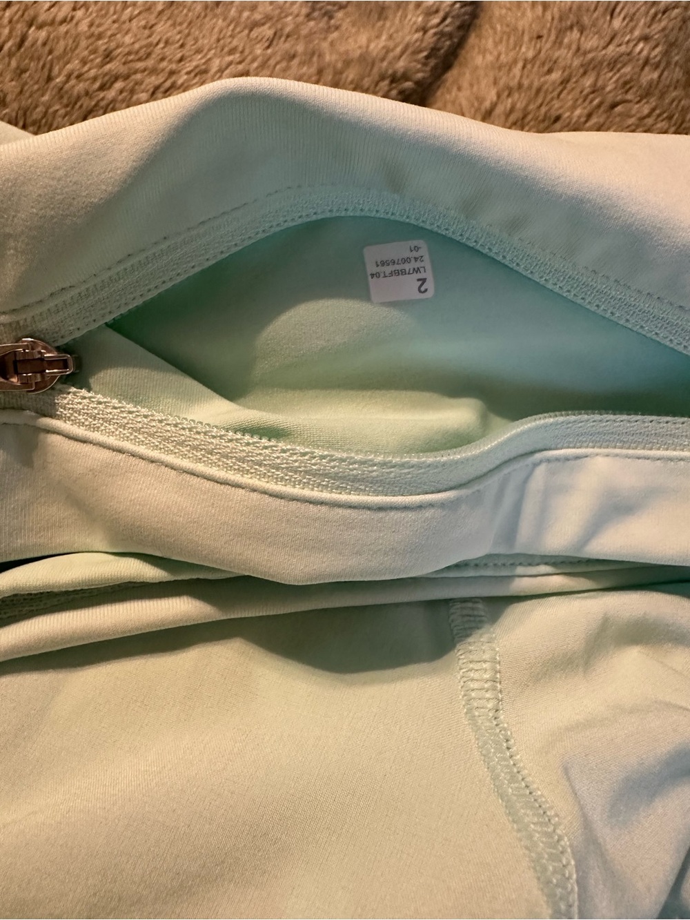 lululemon athletica Light Mint Green speed up HR 4 inch Athletic Shorts - Picture 2 of 3
